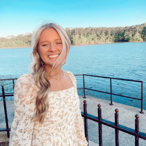 Meet your Posher, Karleigh - Picture 1 of 1